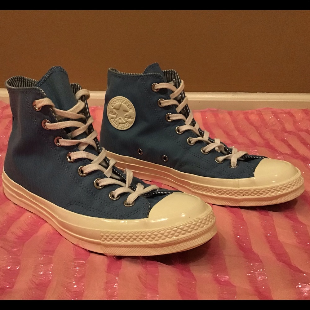 Blue retro converse high tops!